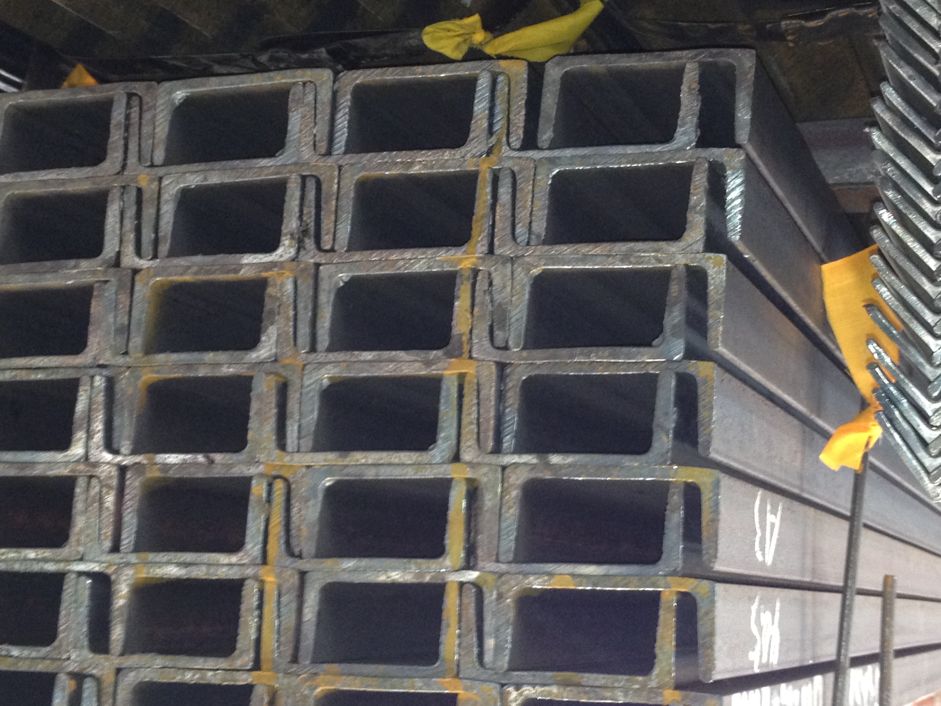 蘭州槽鋼，甘肅槽鋼，槽鋼，蘭州國標(biāo)槽鋼，蘭州非標(biāo)槽鋼